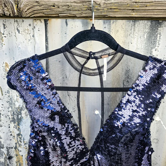 Free People Black Sequin Dress XS Sleeveless Deep V Party Mini Fit Flare Festiva - Picture 2 of 9